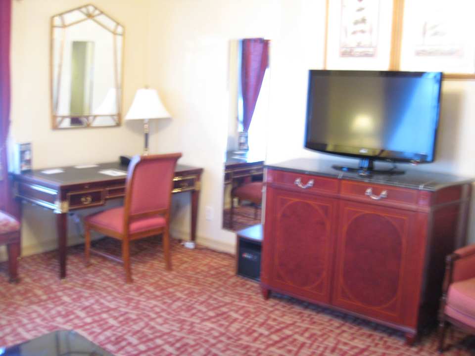 Zimmer SureStay Signature Collection Genetti Hotel