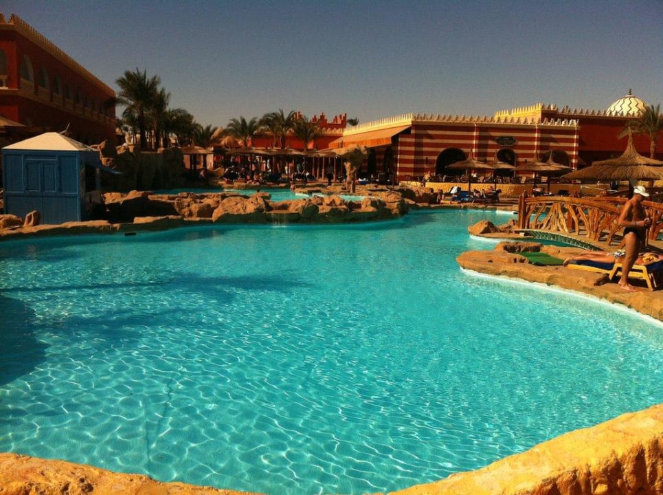 Animationspool mit Poolbar Pickalbatros Alf Leila Wa Leila Resort - Neverland Hurghada