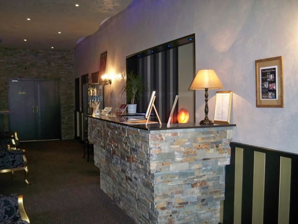 Hall réception Adonis Sanary Hôtel des Bains