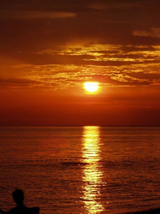 Sonnenuntergang Blue Waters Club