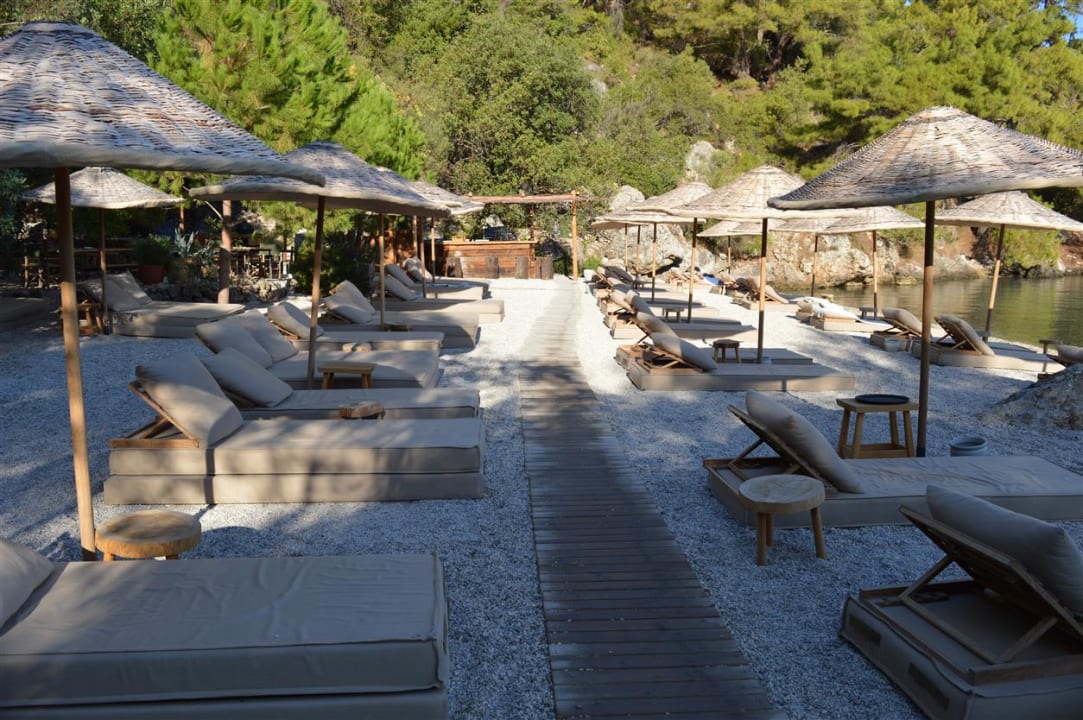 Serenity Beach Hillside Beach Club