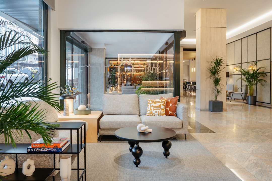 Lobby Hotel Santiago Plaza, Affiliated by Meliá