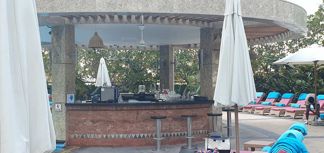 Pool Shangri-La Hotel Dubai