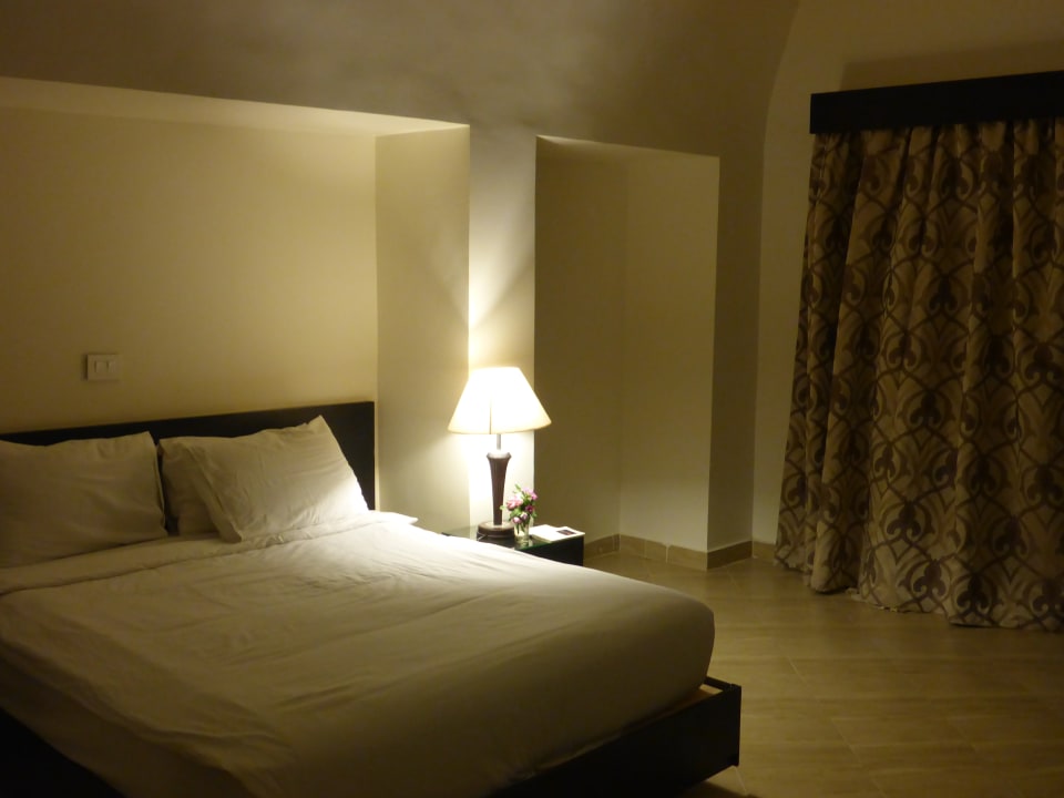 Zimmer Rohanou Beach Resort