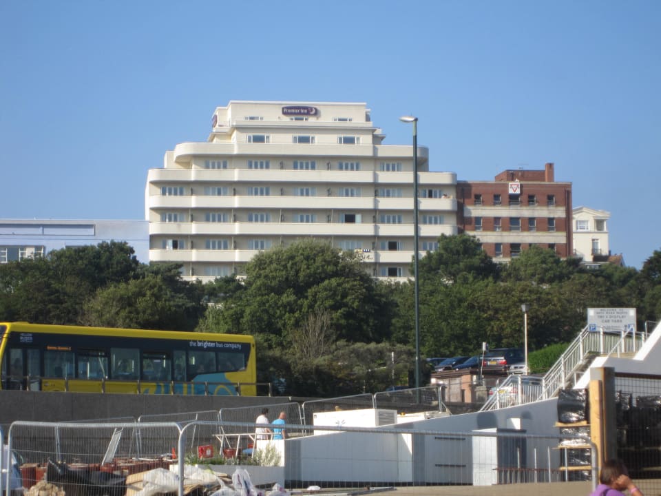 Hotel vom Strand aus Hotel Premier Inn Bournemouth Central