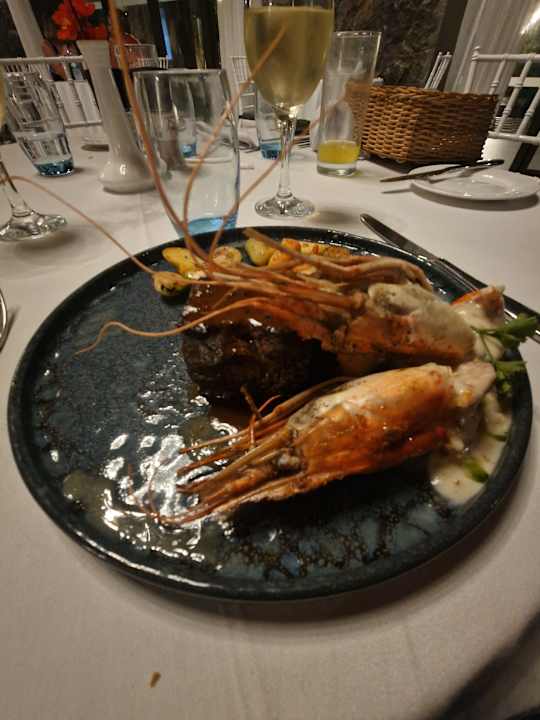 Gastro Crystals Beach Resort Belle Mare, a member of Radisson Individuals