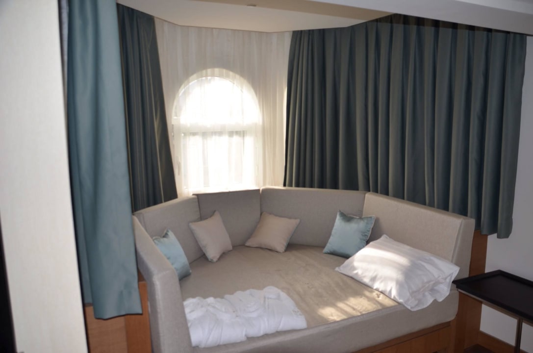 Rungecke mit elektrischen Vorhang  Papillon Zeugma Relaxury