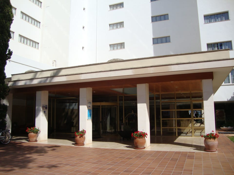 Hoteleingang CM Playa del Moro