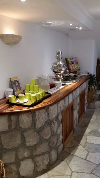Getränke im Wellness Bereich Dorfhotel Beludei
