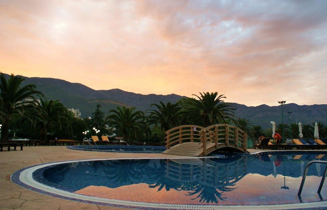 Basen Iberostar Waves Bellevue