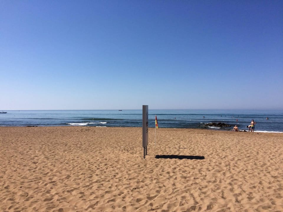 Ein schöne Strand Bella Resort & Spa