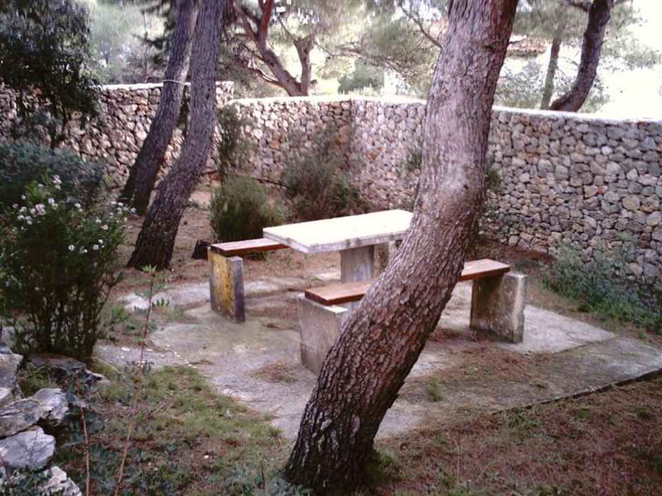 Apartments on island Vis-Croatia Apartments Damir