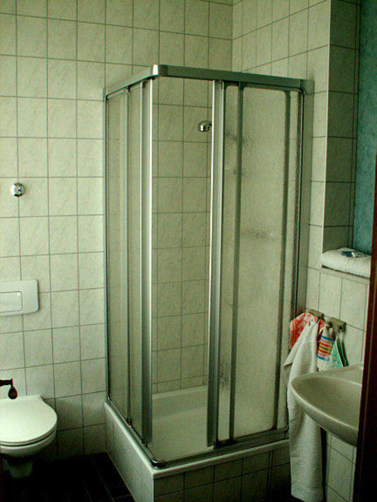 Sanitärraum in unserem Zimmer Berglandhotel Jonashof