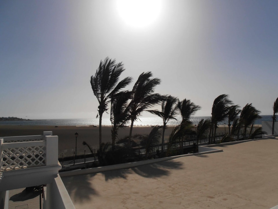 Blick zum Strand Hotel Las Costas