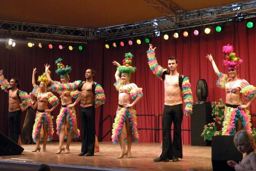 Mittagsshow Tropical Islands Resort