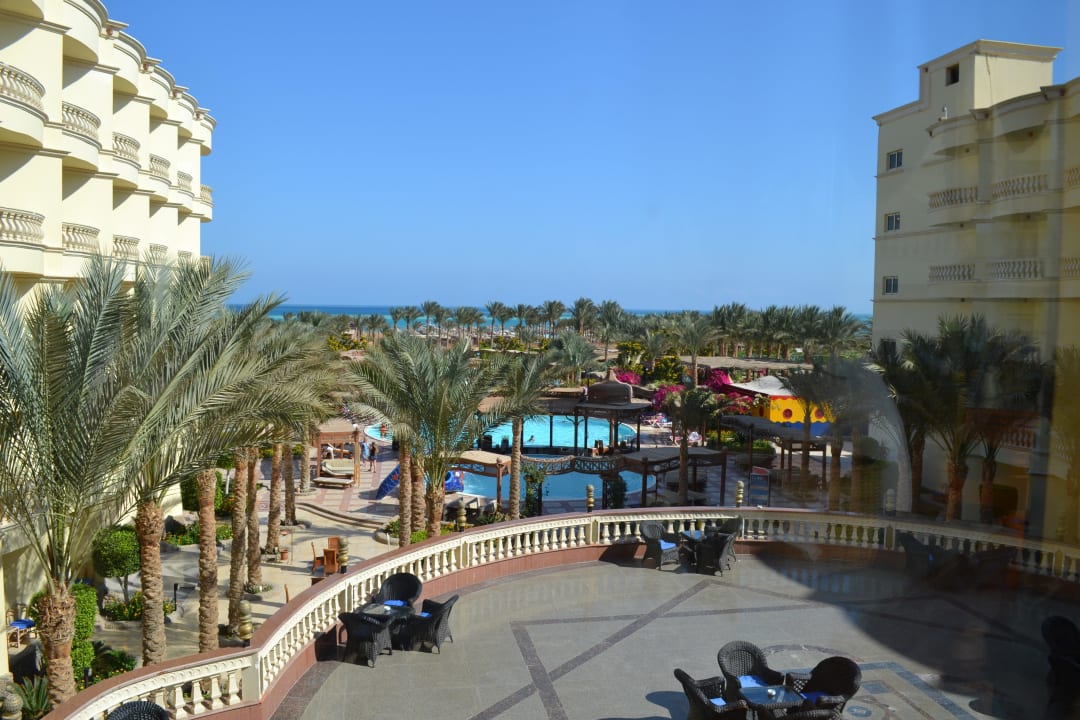 Вид из столовой Riviera Aqua Park Resort