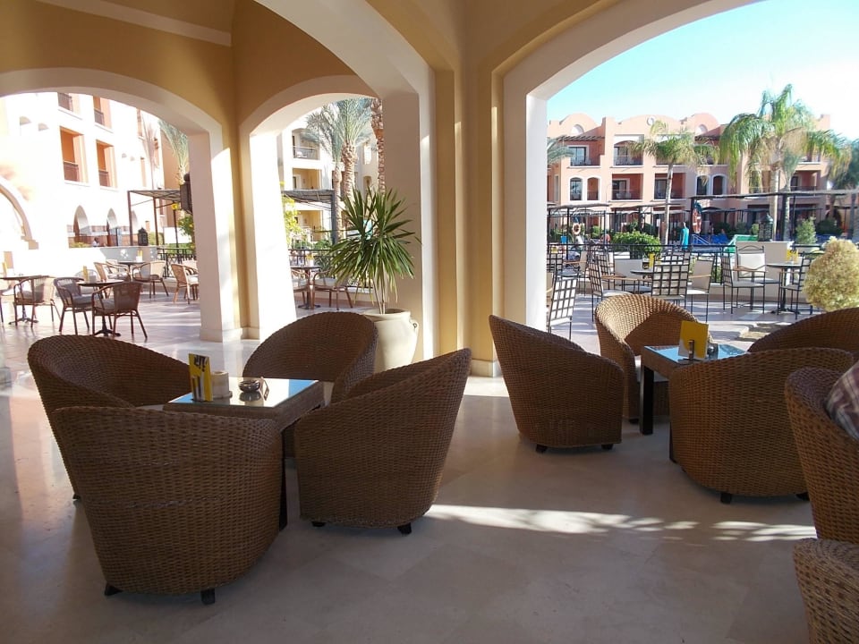 Sitzgruppen auf der Außenterrasse  Jaz Dar EL Madina