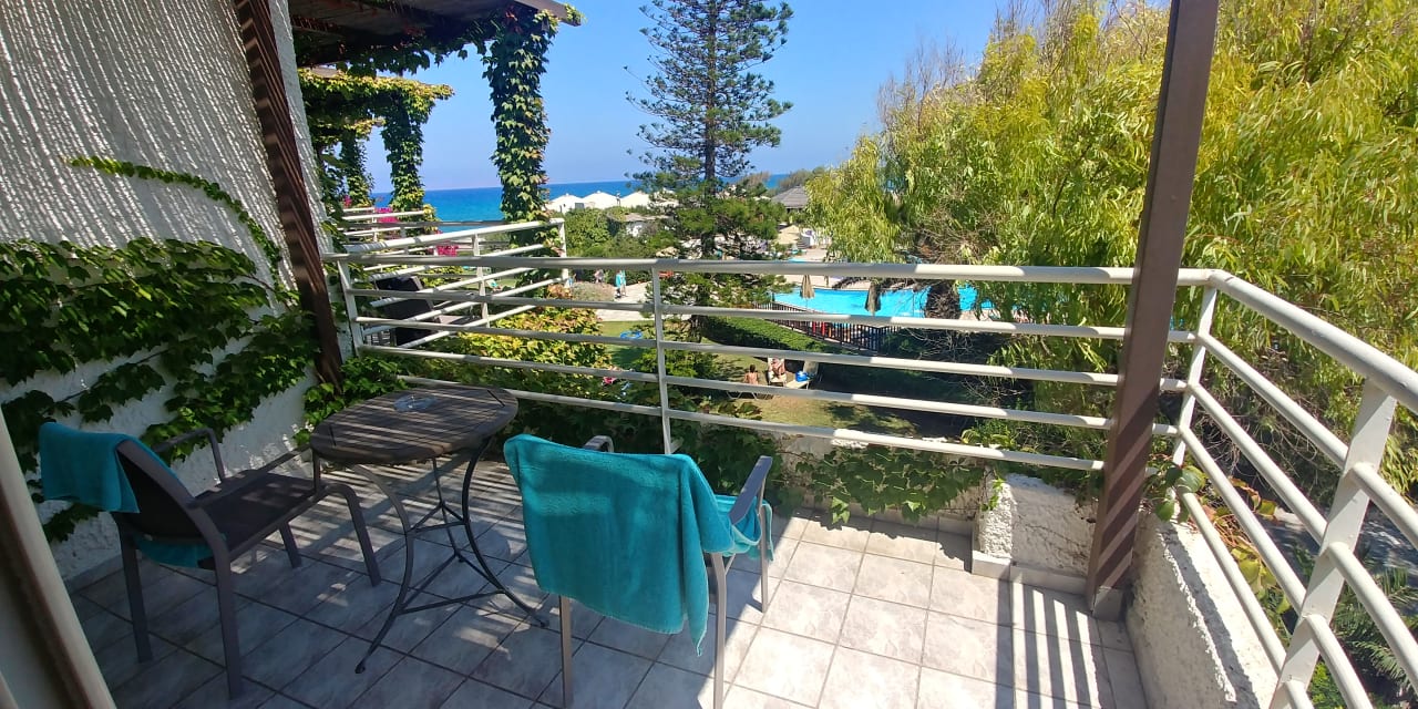 Zimmer Apollonia Beach Resort & Spa