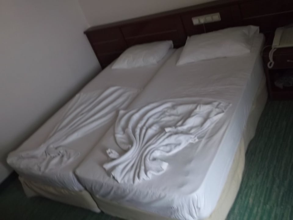 Bett Aydinbey Gold Dreams