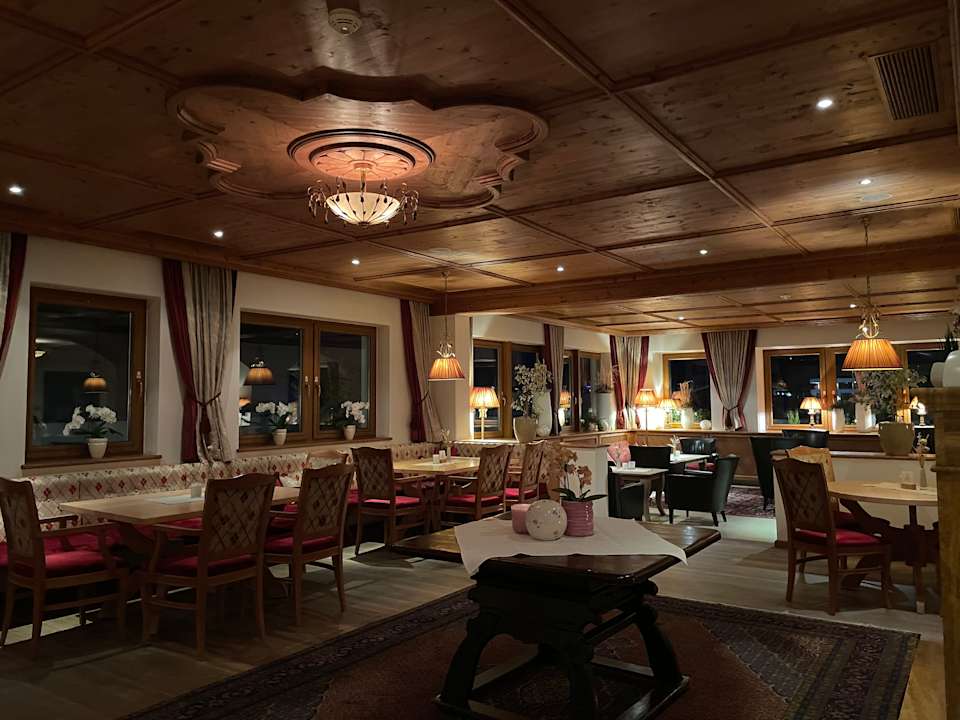 Außenansicht Hotel Alpenhof