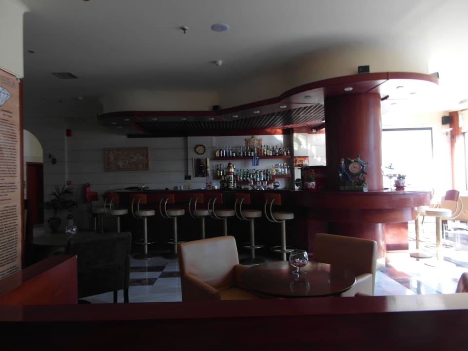 Hotelbar innen Vantaris Luxury Beach Resort