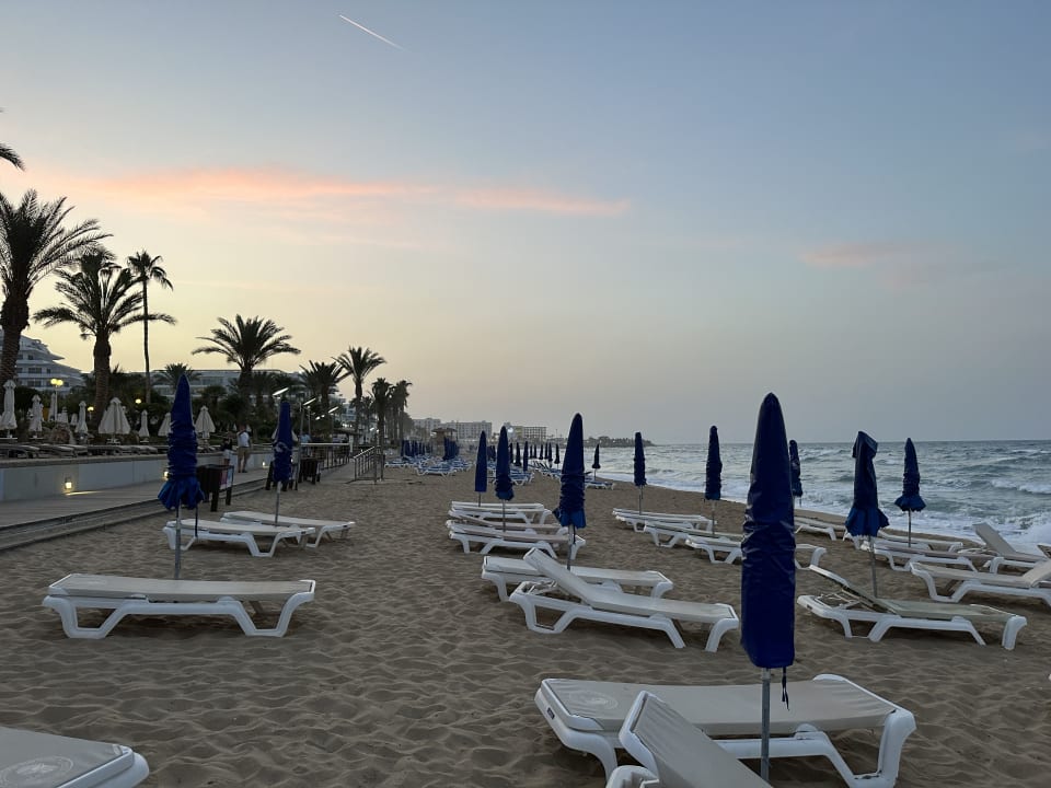 Strand Hotel Sunrise Beach