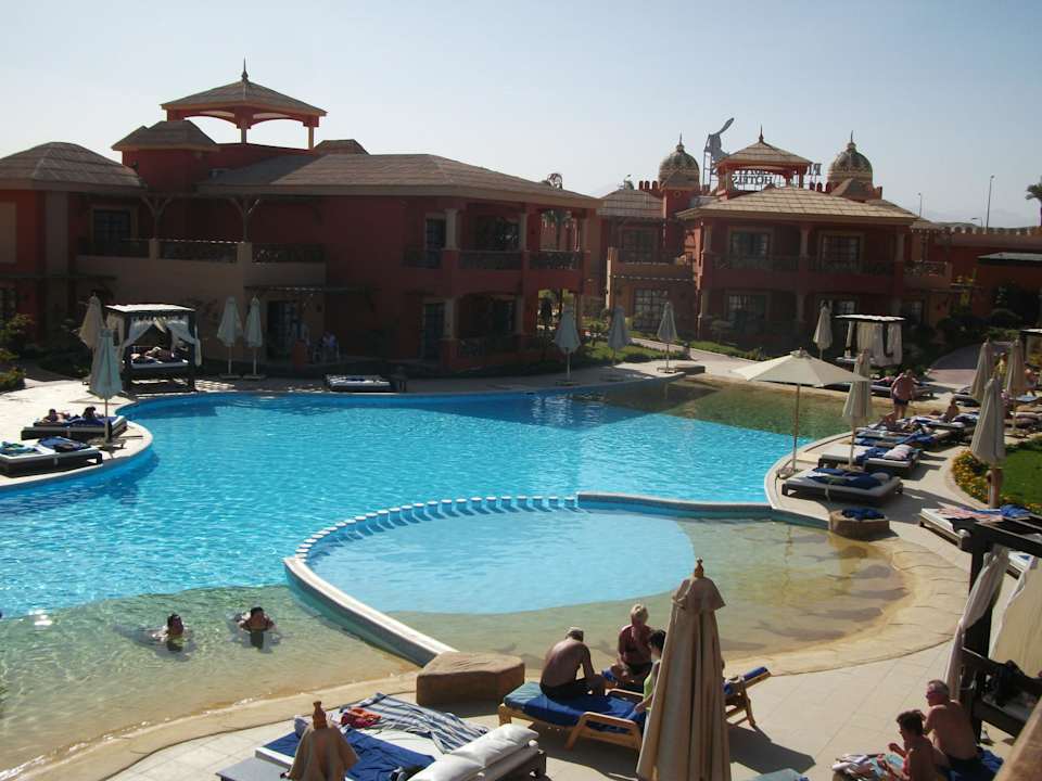 Der schöne Pool im neuen 400er Bereich Pickalbatros Alf Leila Wa Leila Resort - Neverland Hurghada