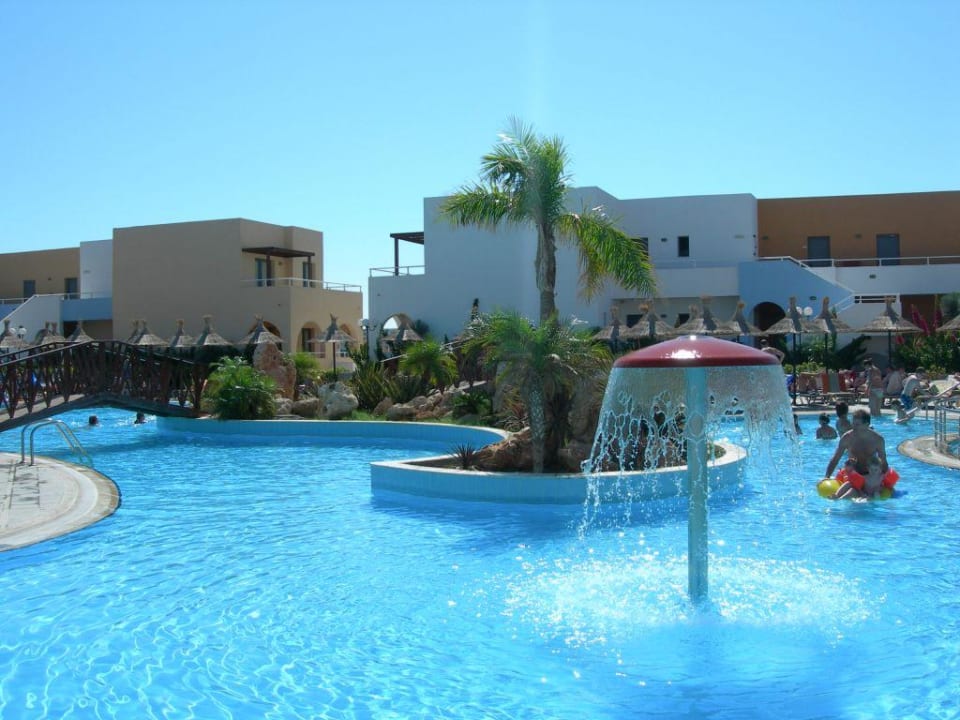 Der Hauptpool Atlantica Mikri Poli Rhodes