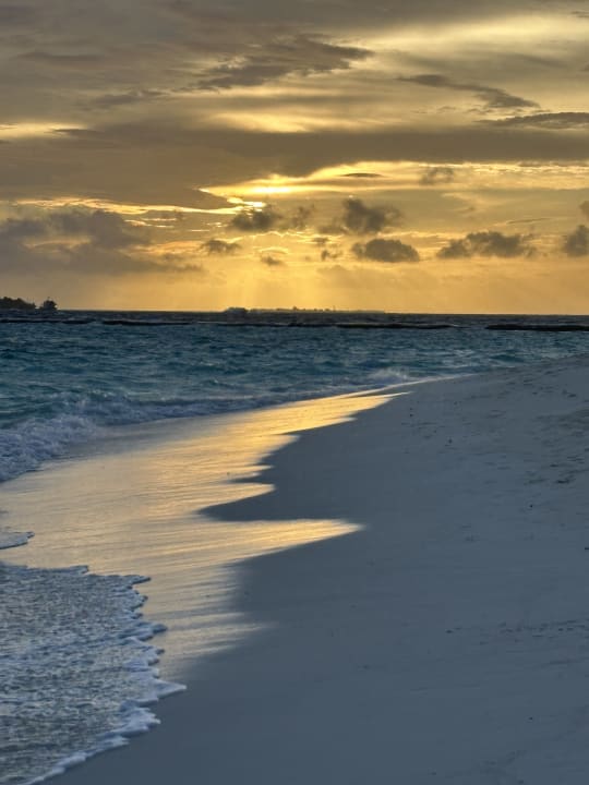 Strand Adaaran Select Meedhupparu Island Resort - Premium All Inclusive