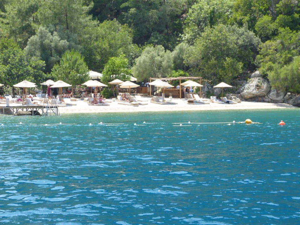 Strand Hillside Beach Club