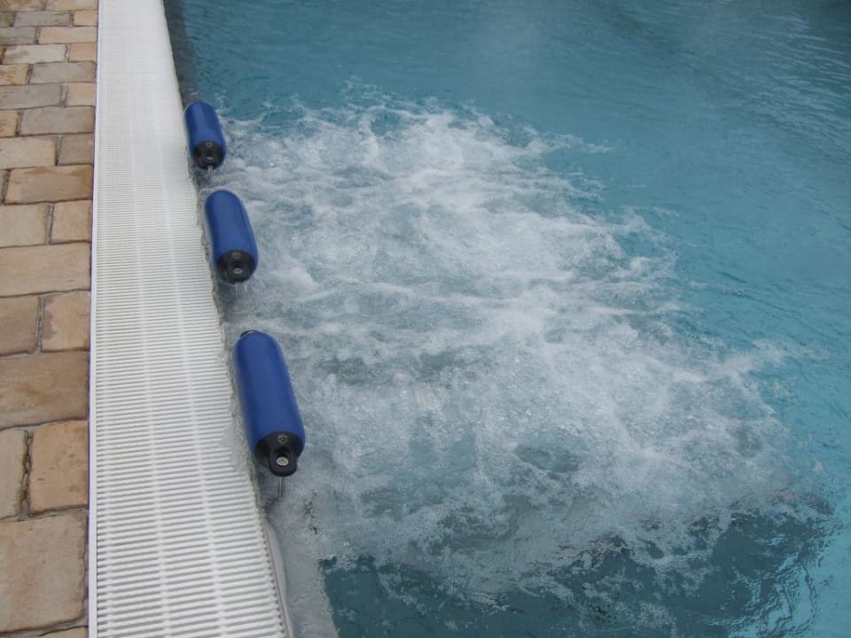 Sprudelbett im Außenpool Hotel Herzog Heinrich