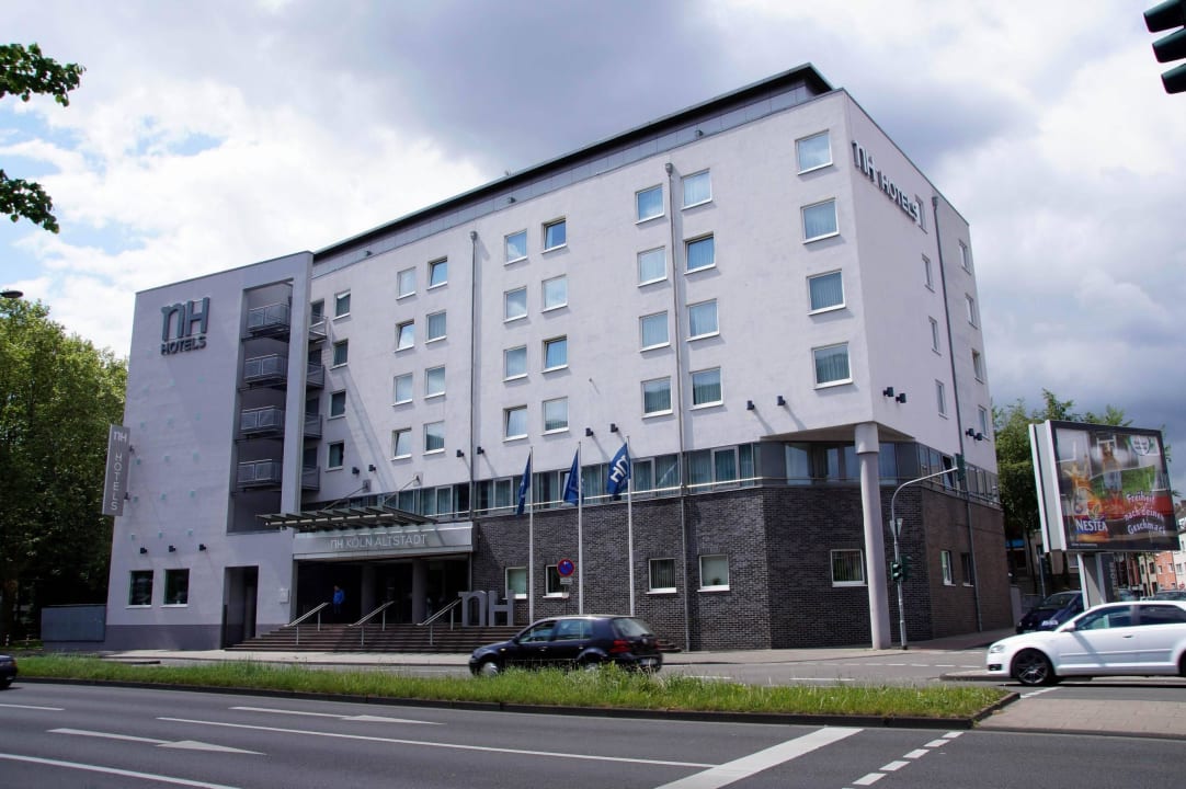 Blick von Aussen zum Hotel NH Köln Altstadt