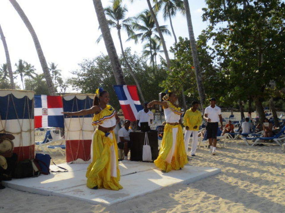 Dom. Rep. Abend am Strand Dreams La Romana Resort & Spa