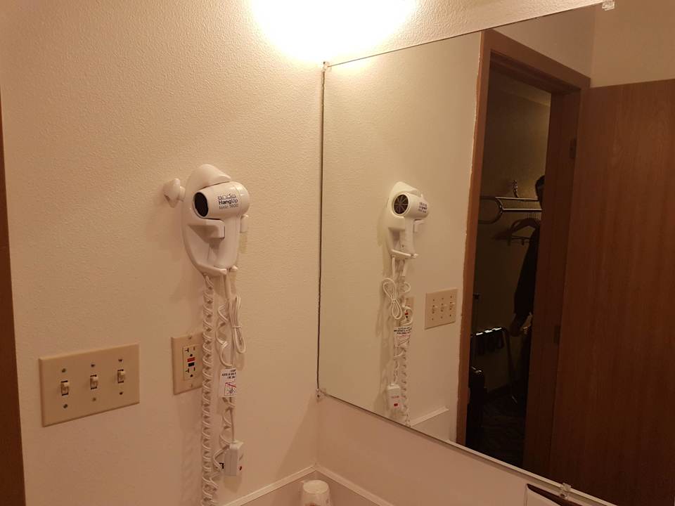 Bad Super 8 Motel - Dubois