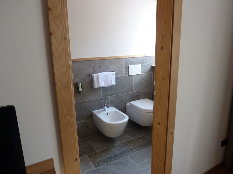 WC und Bidet, aber kein Handwaschbecken Hotel Alpenblick