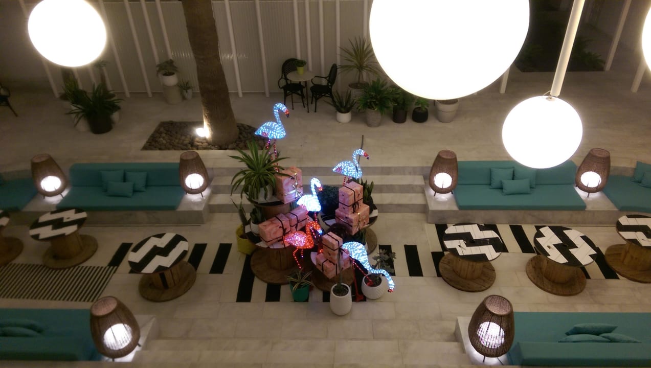 Innenhof Hotel Gold by Marina