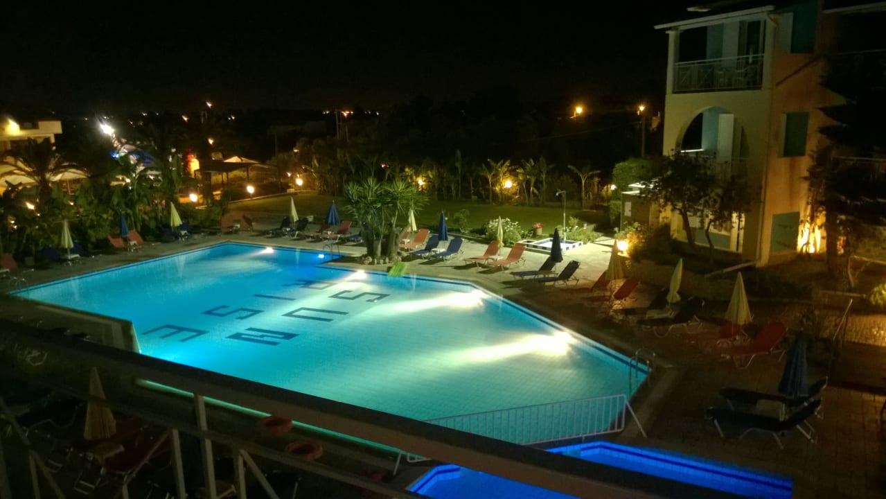 Nocny widok na basen Sunrise Zante - Adults Only Hotel