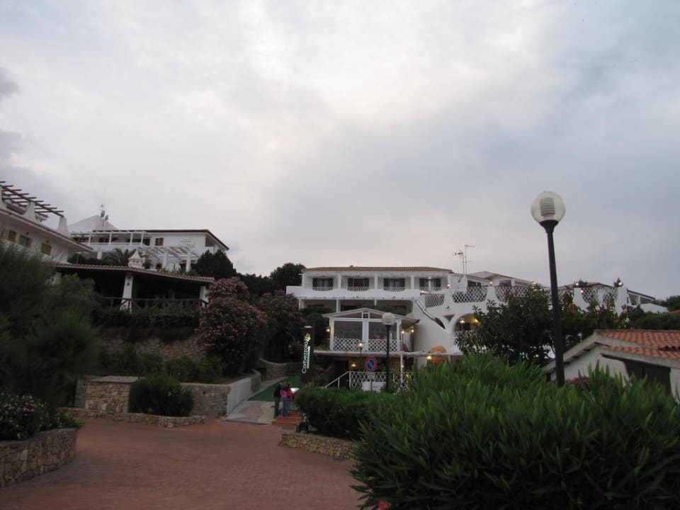 Sicht von der Fußgängerzone aus auf das Hotel... Hotel Mon Repos