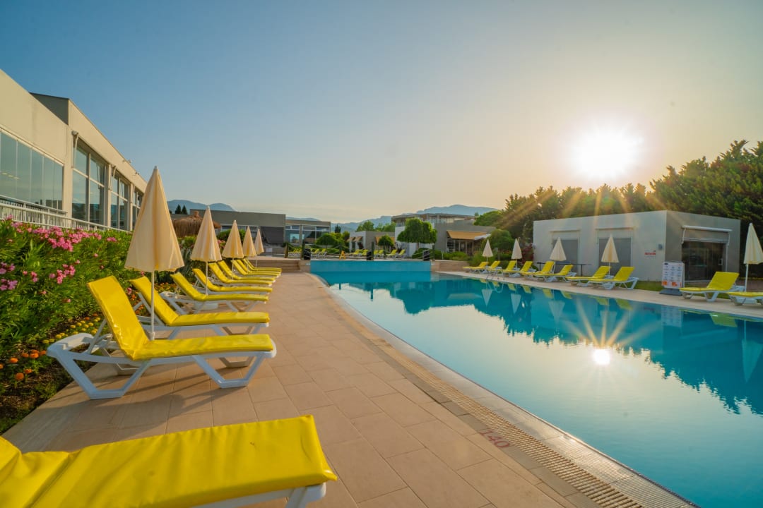 Pool Karya Family Resort  All Inclusive