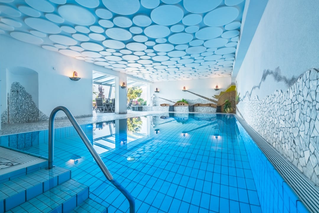 Pool Mineralienhotel Natznerhof