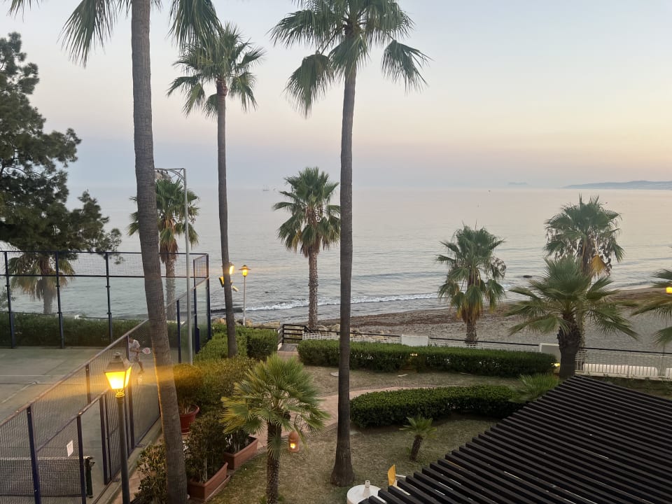 Strand H10 Estepona Palace