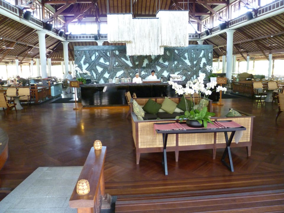 Eingang zum Restaurant Padma Resort Legian