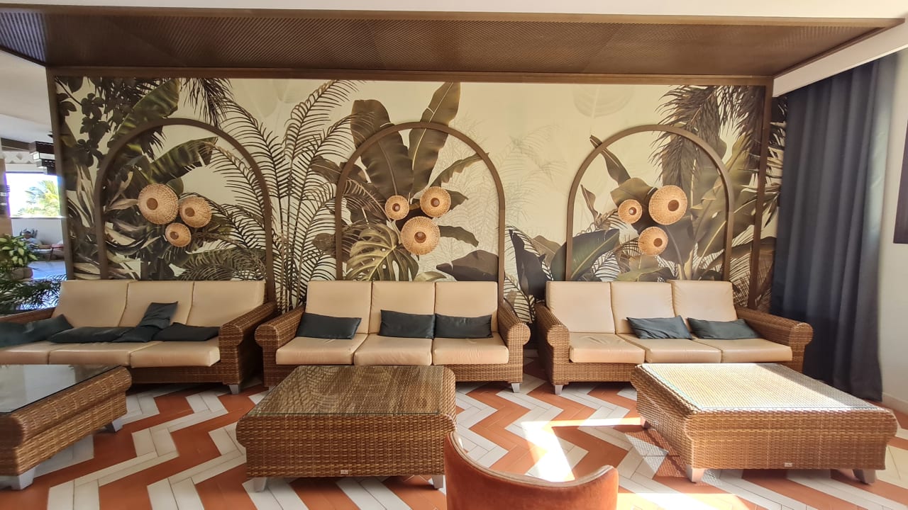 Lobby Hotel Riu Karamboa