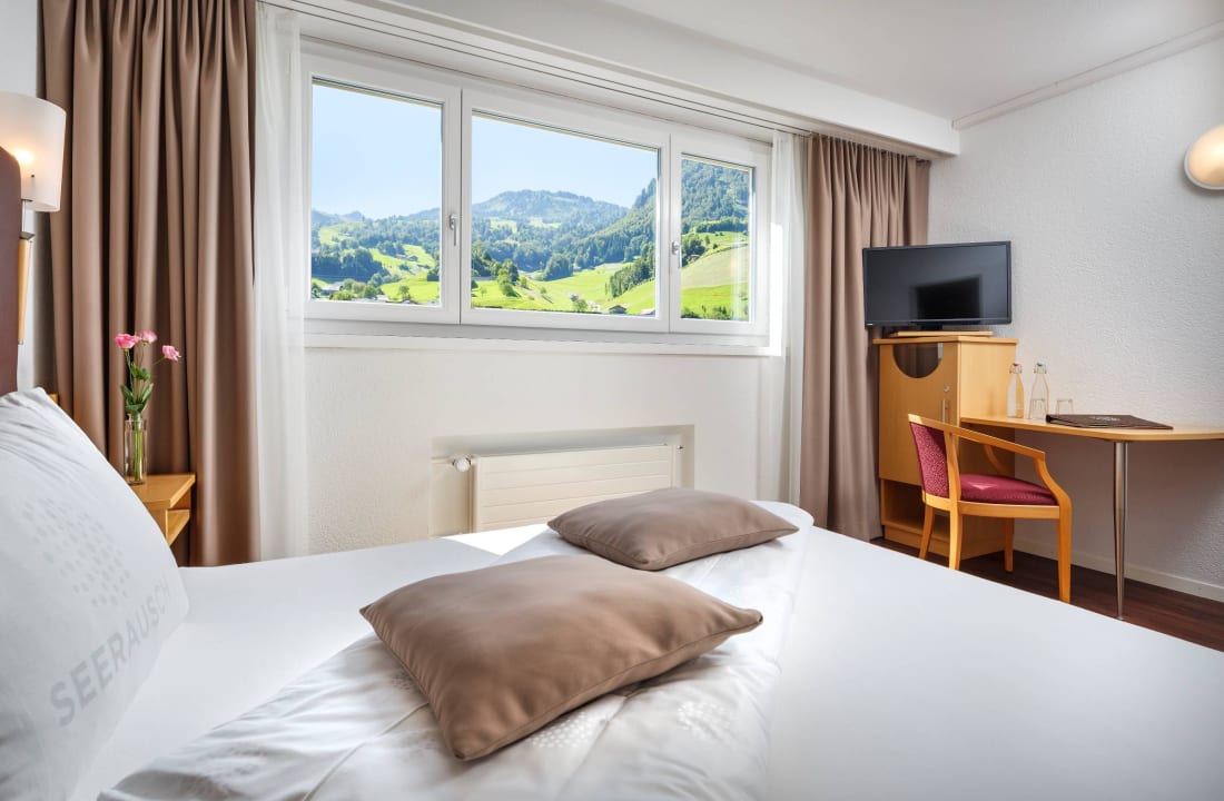 Komfort Doppel- oder Zweibettzimmer - Bergsicht Seerausch Swiss Quality Hotel