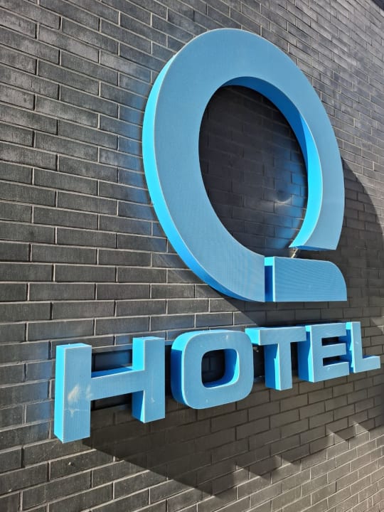 Außenansicht Q Hotel Plus Katowice
