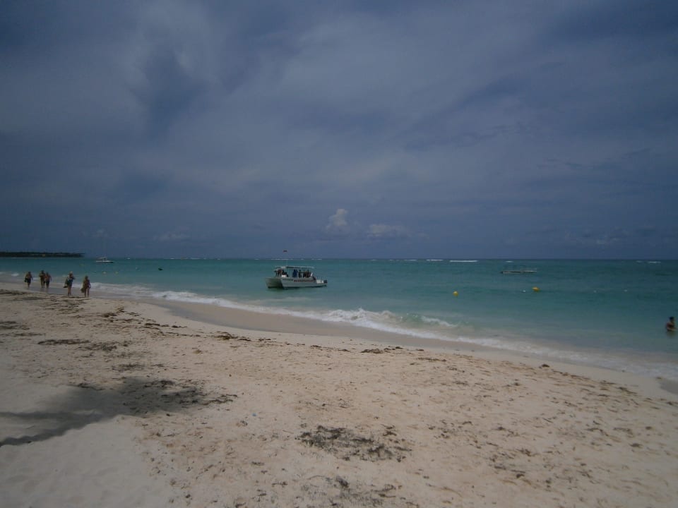 Der strand kurz vorm Gewitter Hotel Grand Palladium Palace Resort, Spa & Casino
