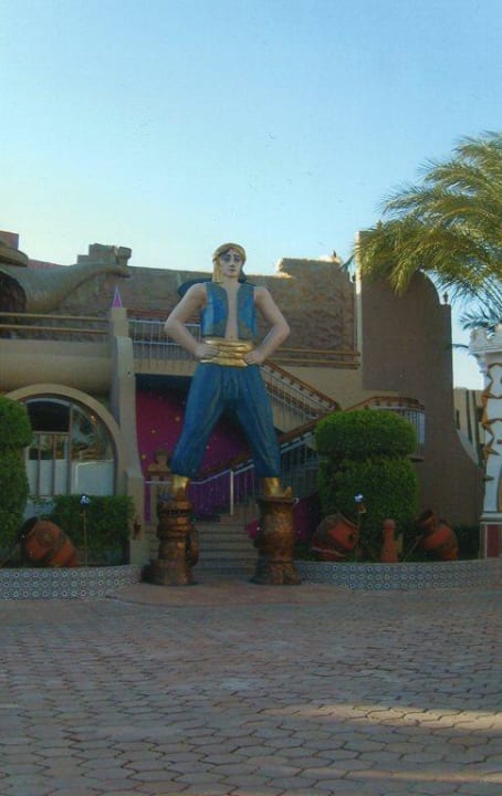 Nomen est omen Aladdin Beach Resort