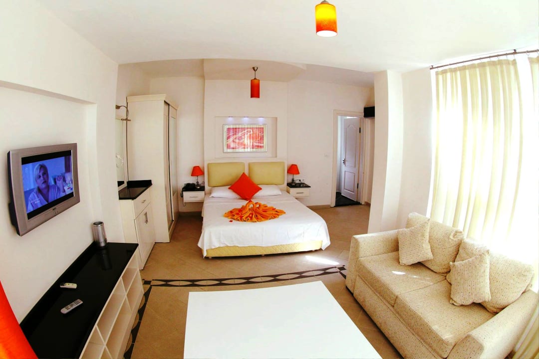 Zimmer Sertil Deluxe Tropical Suites