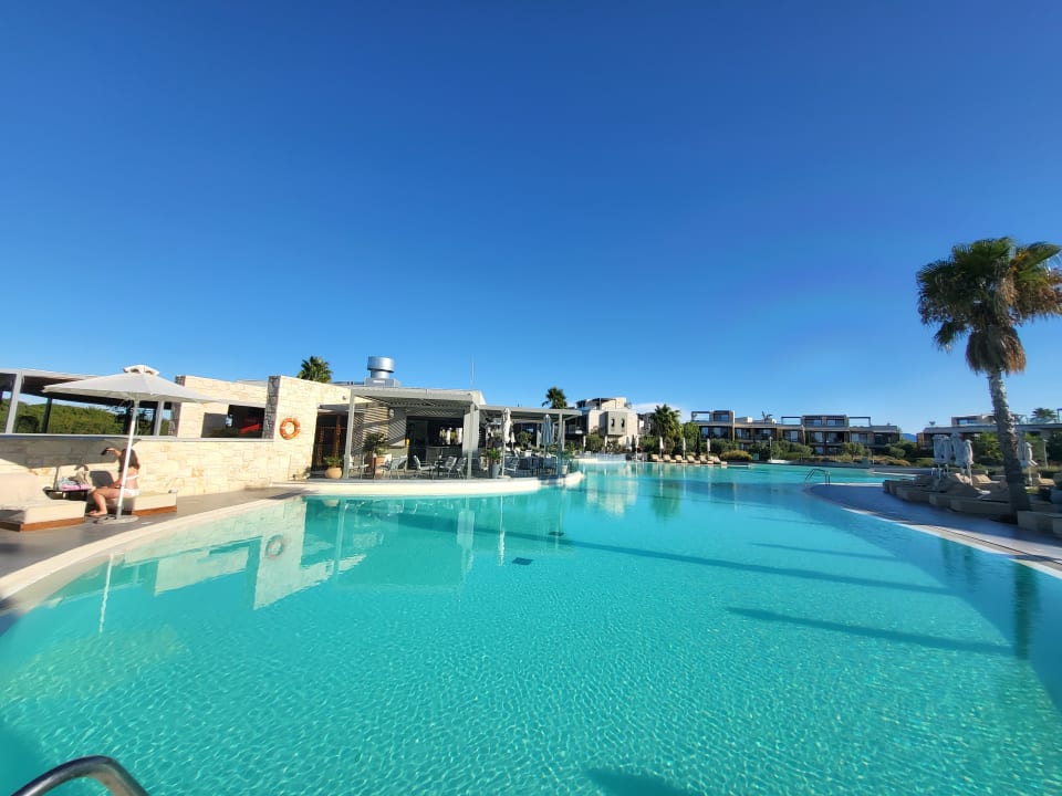 Pool Portes Lithos Luxury Resort