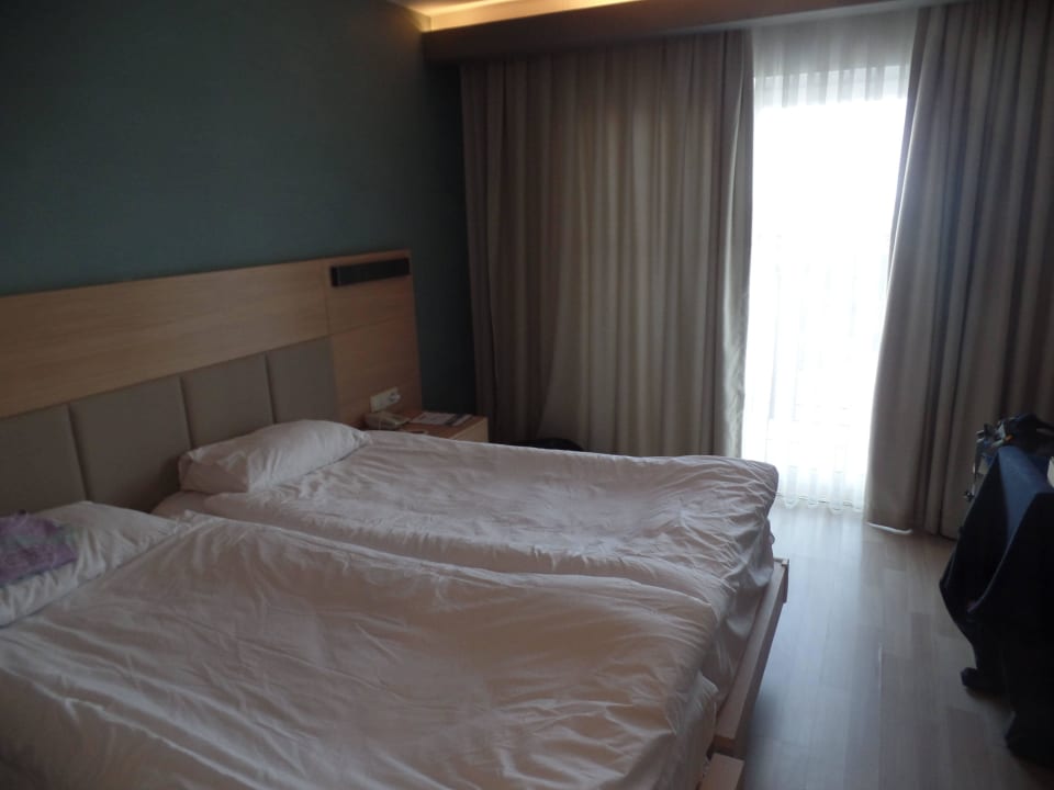 Schlafzimmer im Haupthaus Belek Beach Resort Hotel